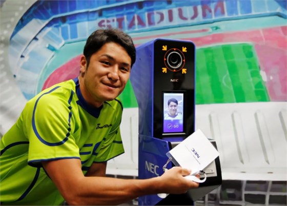 面部識別系統的快速通行有晶振高精度助力